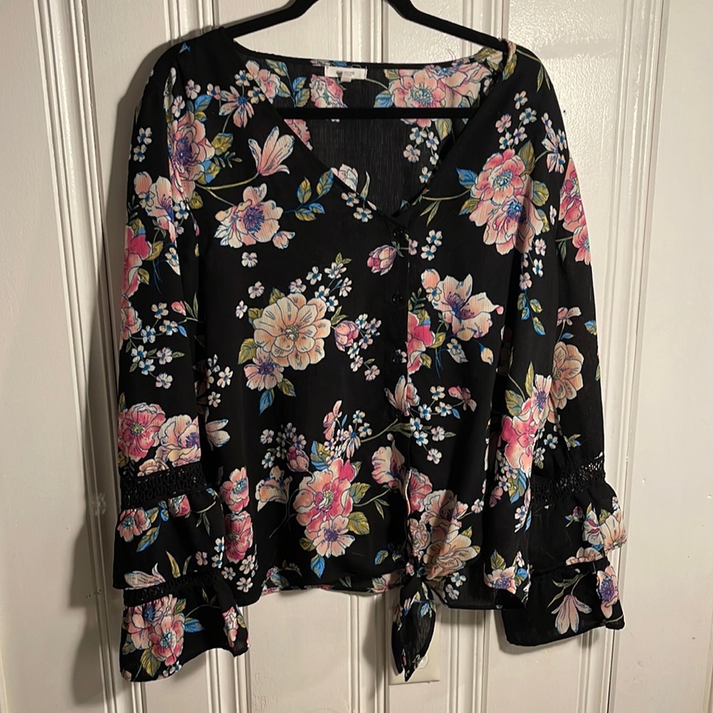 Black floral Maurice’s tunic top size XXL
